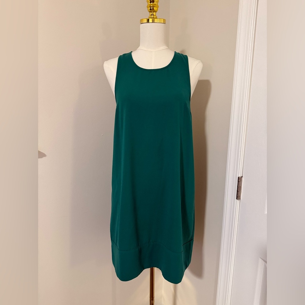 Leith Nordstrom Vibrant Green Sleeveless Shift Dress (Medium)